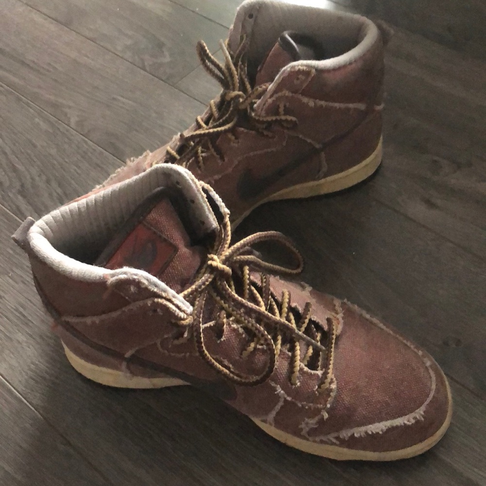 ⭐️SALE⭐️Nike high Tops size 6.5Women Workboot-style